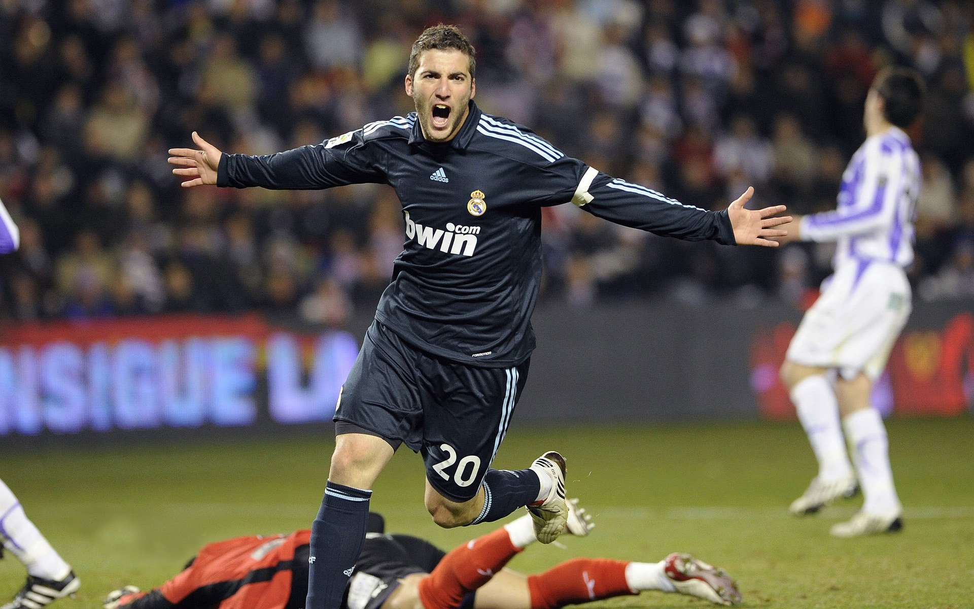 意甲高光一瞬：精彩配合联成传奇画面，意甲联赛百度百科